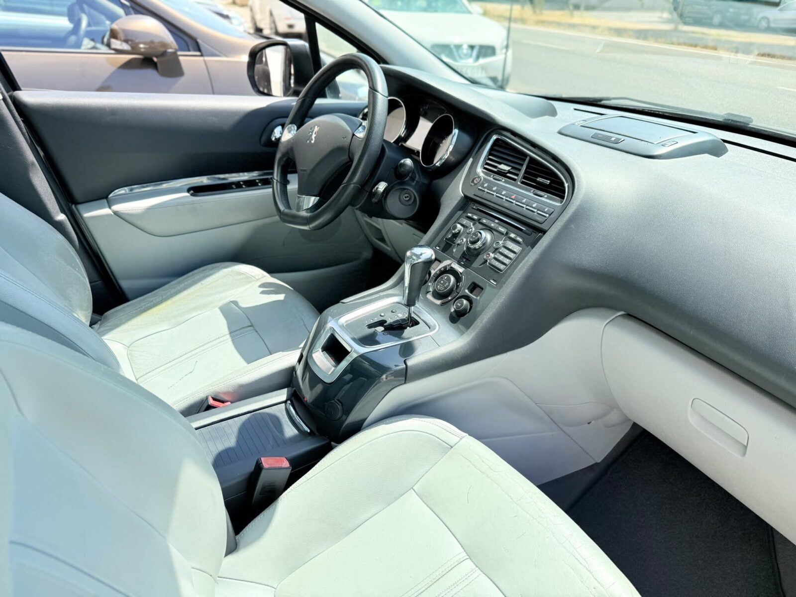 PEUGEOT 5008 2.0 HDI