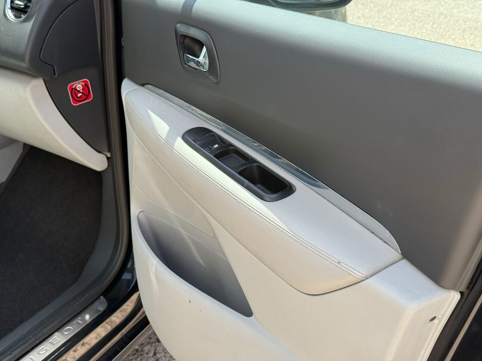 PEUGEOT 5008 2.0 HDI
