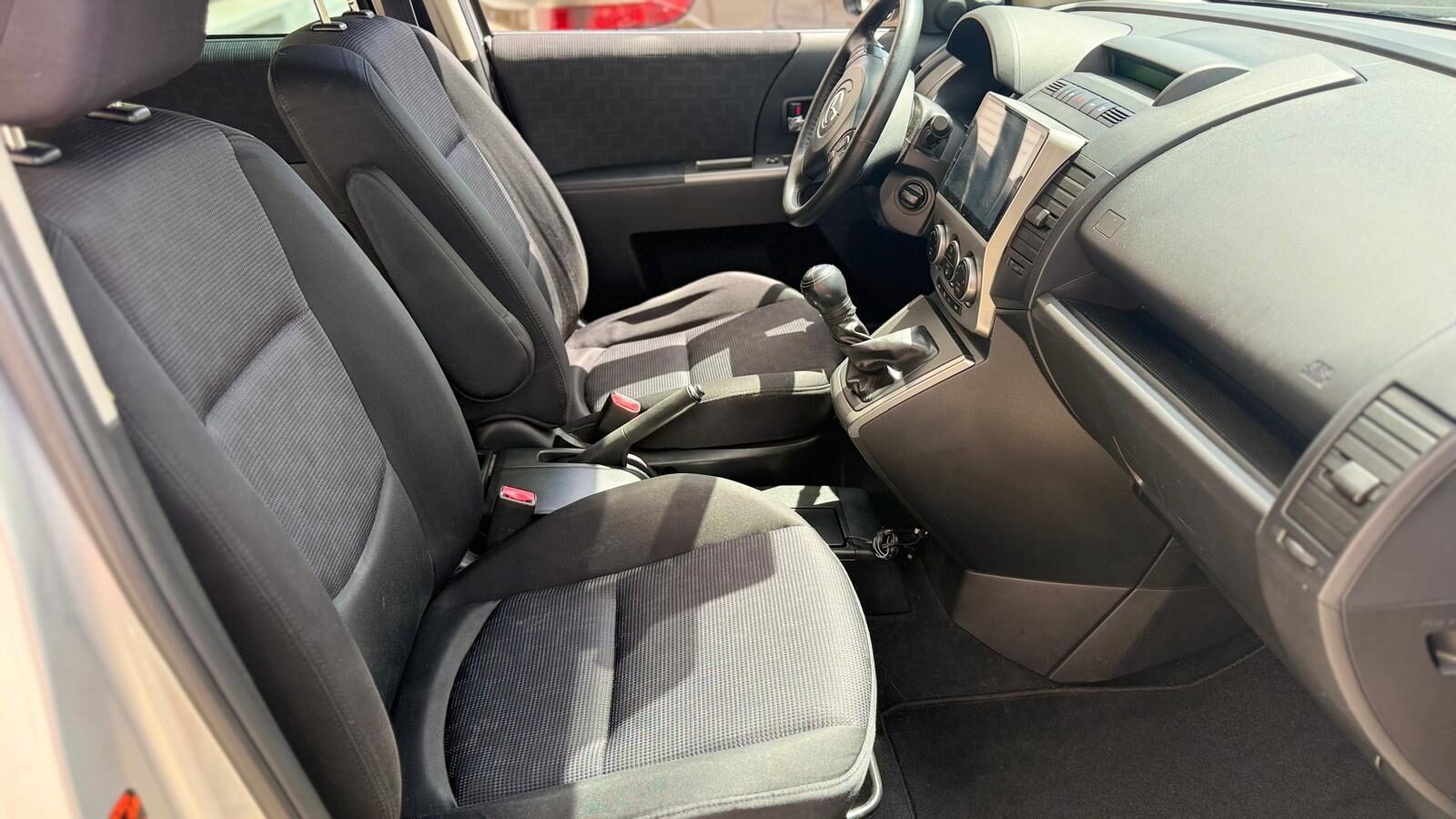 MAZDA 5 2.0 dynamic car play 
