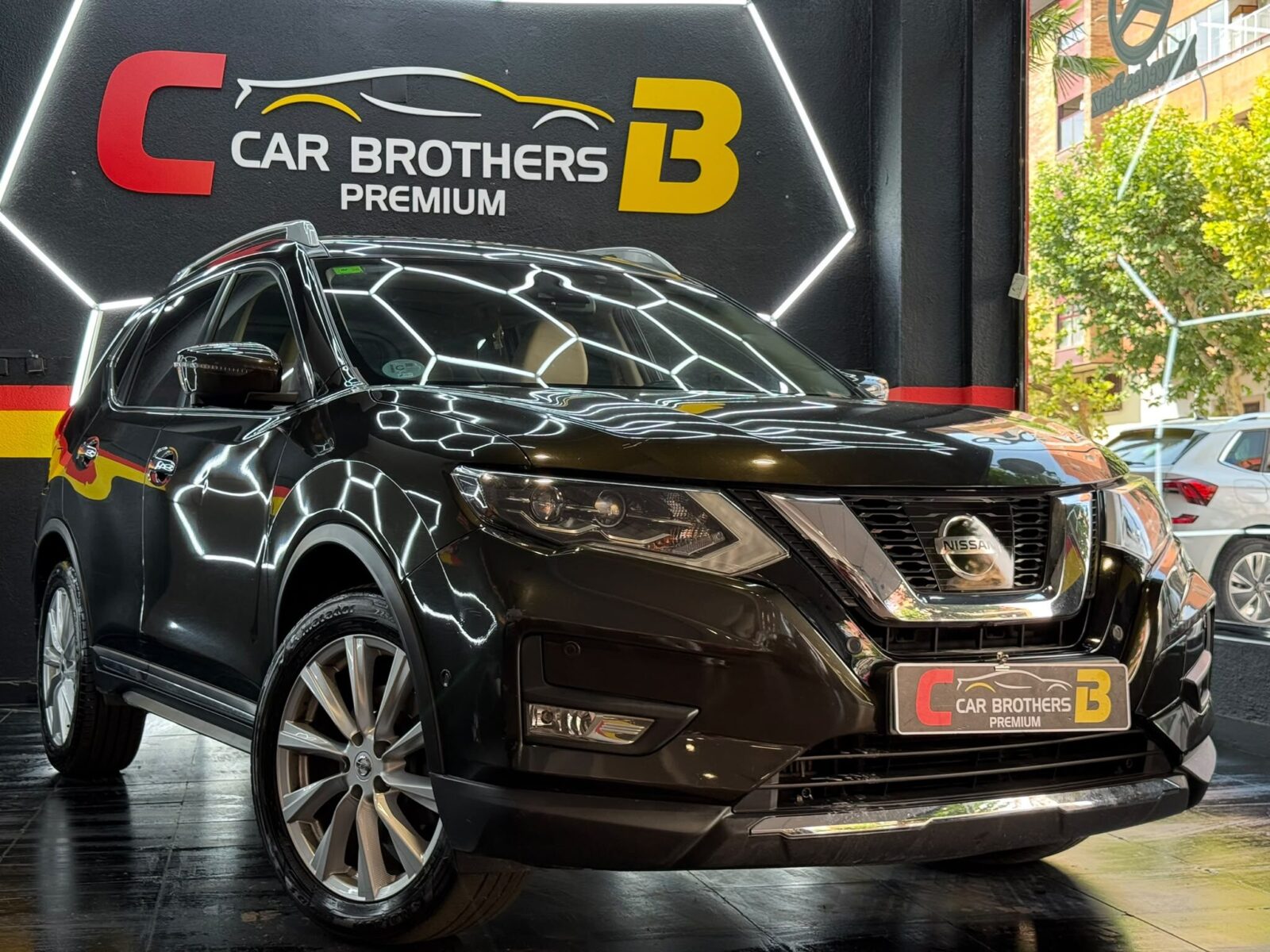 NISSAN XTRAIL tekna premium