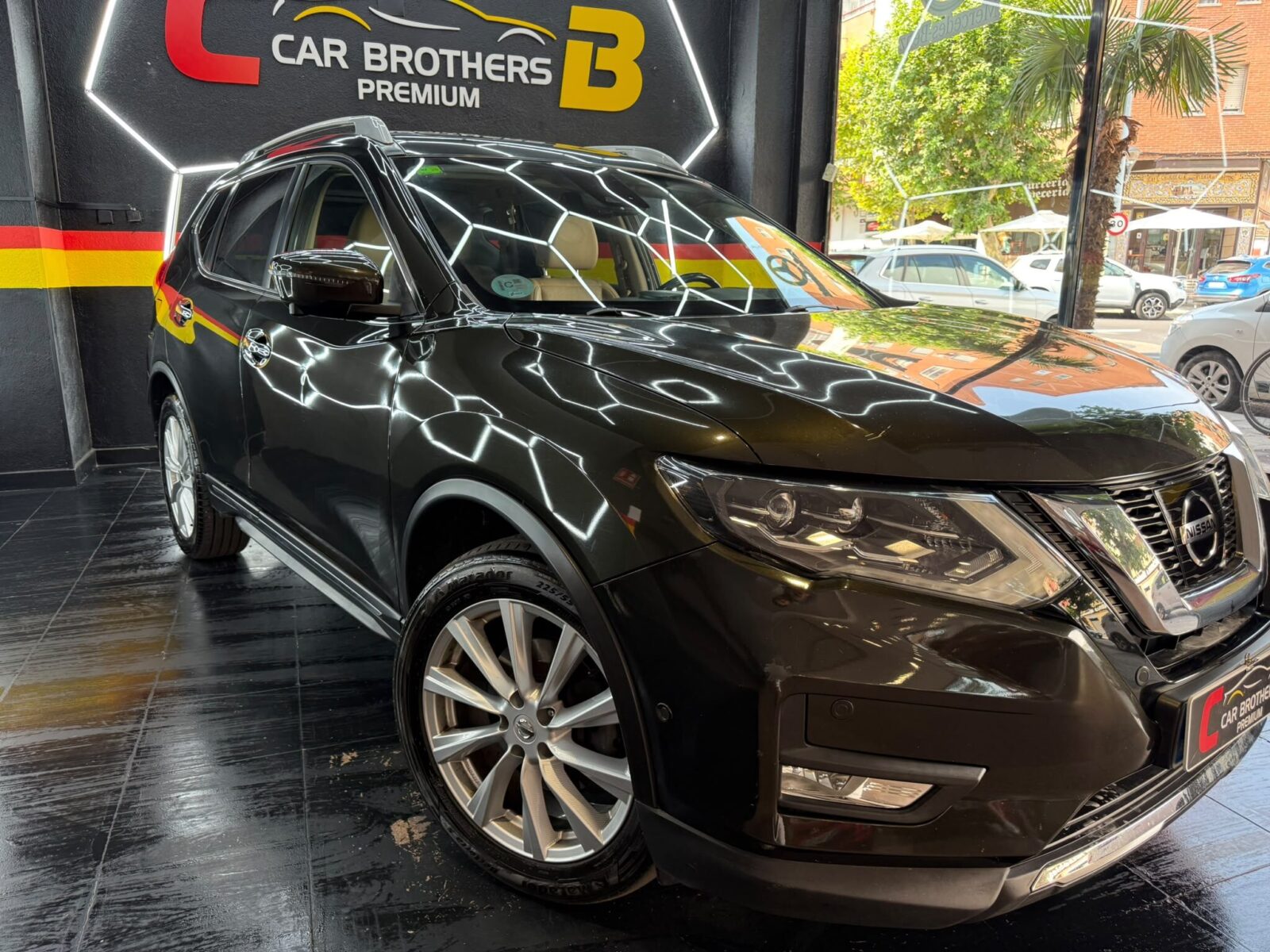 NISSAN XTRAIL tekna premium