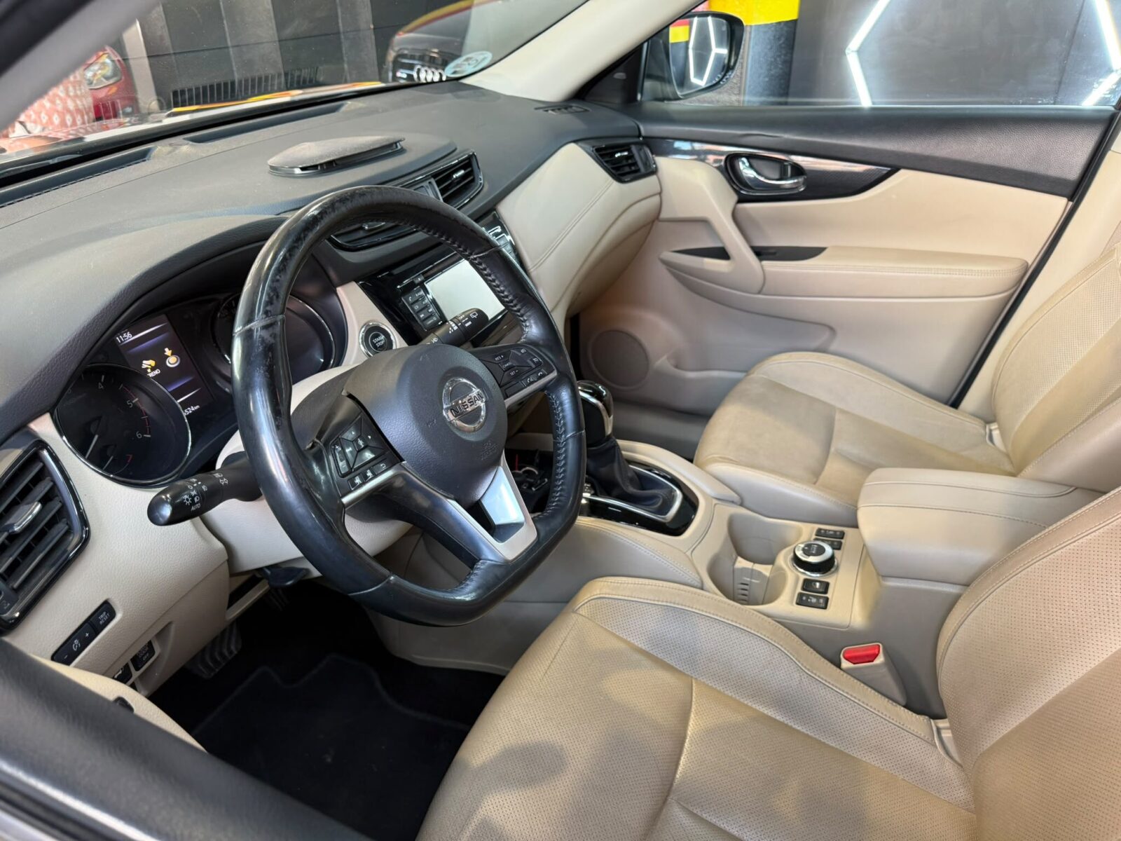 NISSAN XTRAIL tekna premium