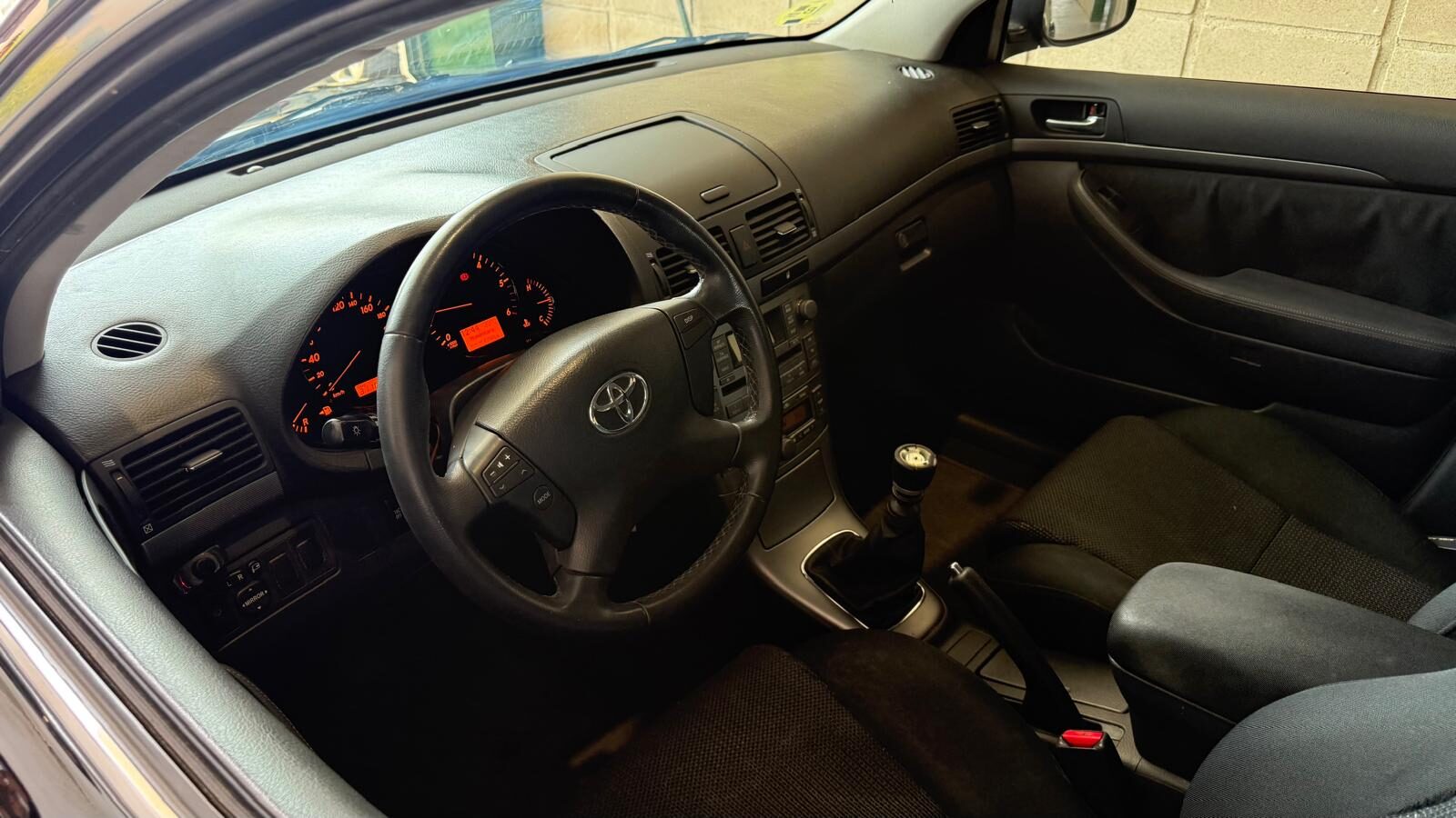TOYOTA AVENSIS SPORT