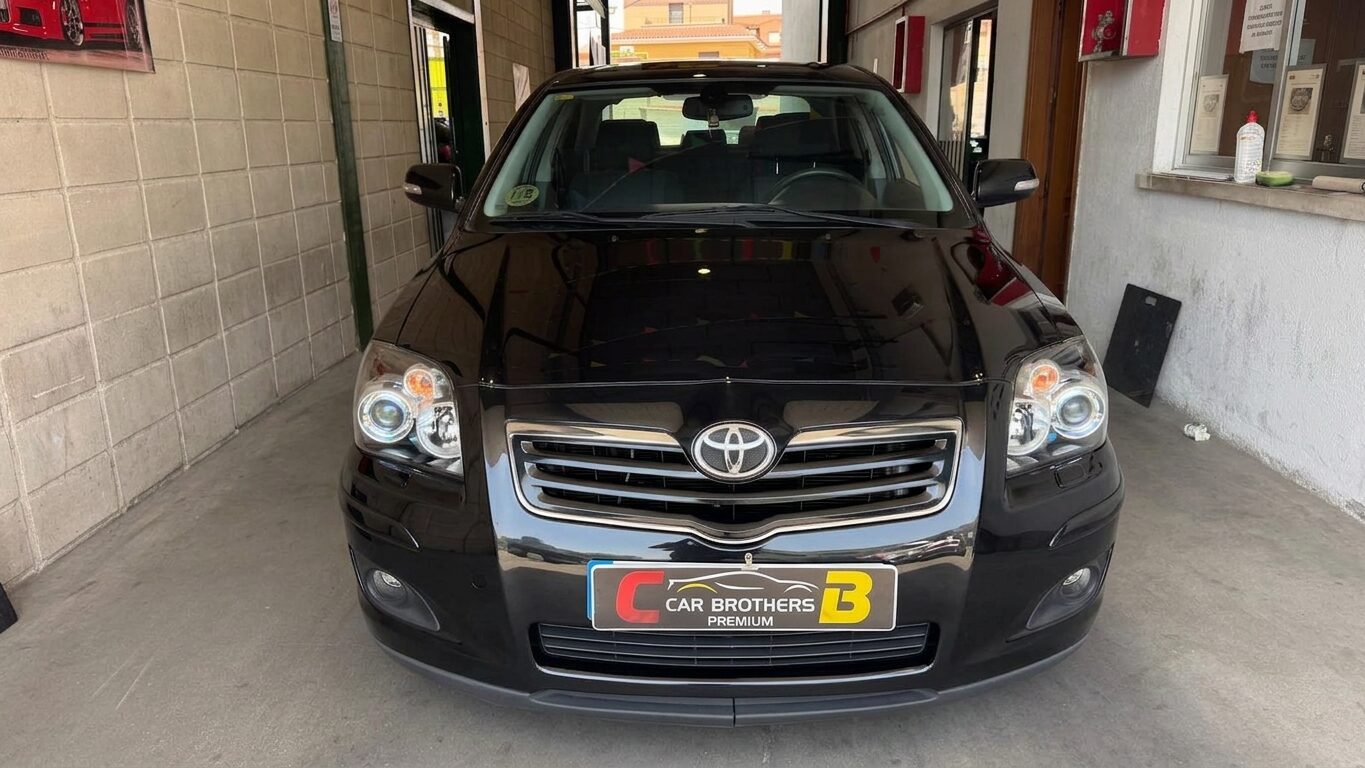 TOYOTA AVENSIS SPORT