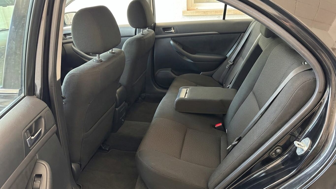 TOYOTA AVENSIS SPORT