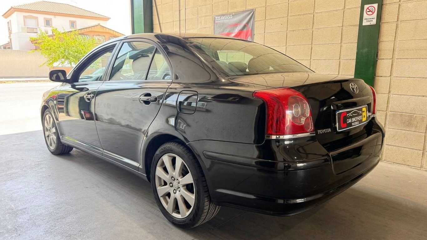 TOYOTA AVENSIS SPORT
