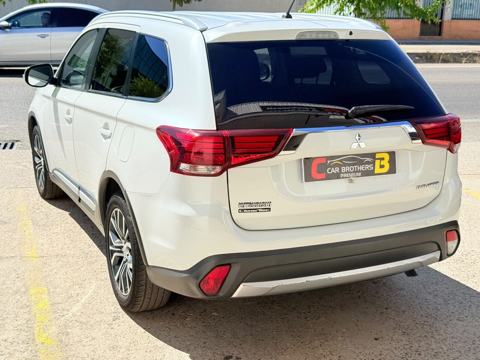MITSUBISHI outlander 2.2 DI-D Motion 2WD