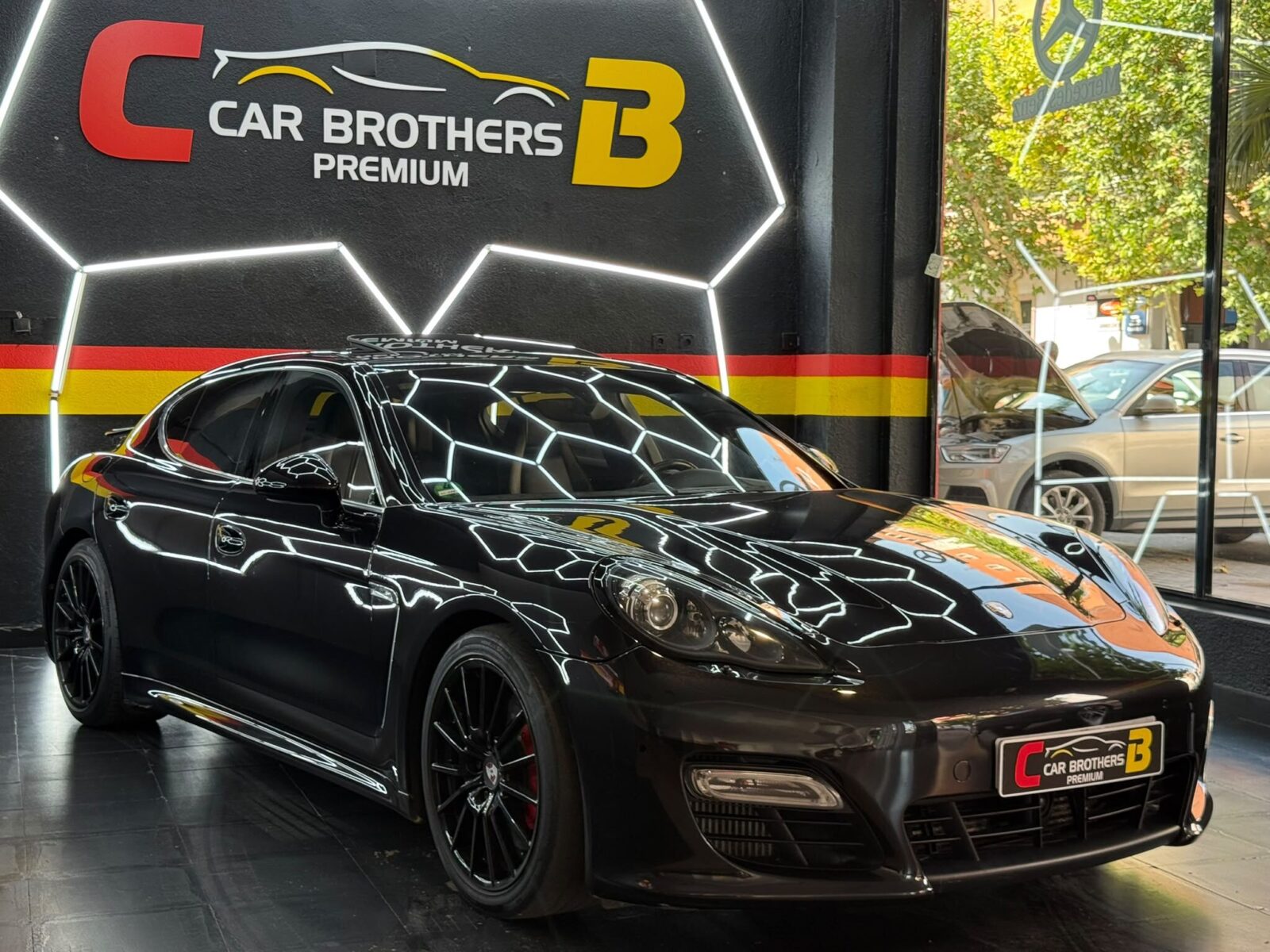 PORSCHE Panamera TURBO S