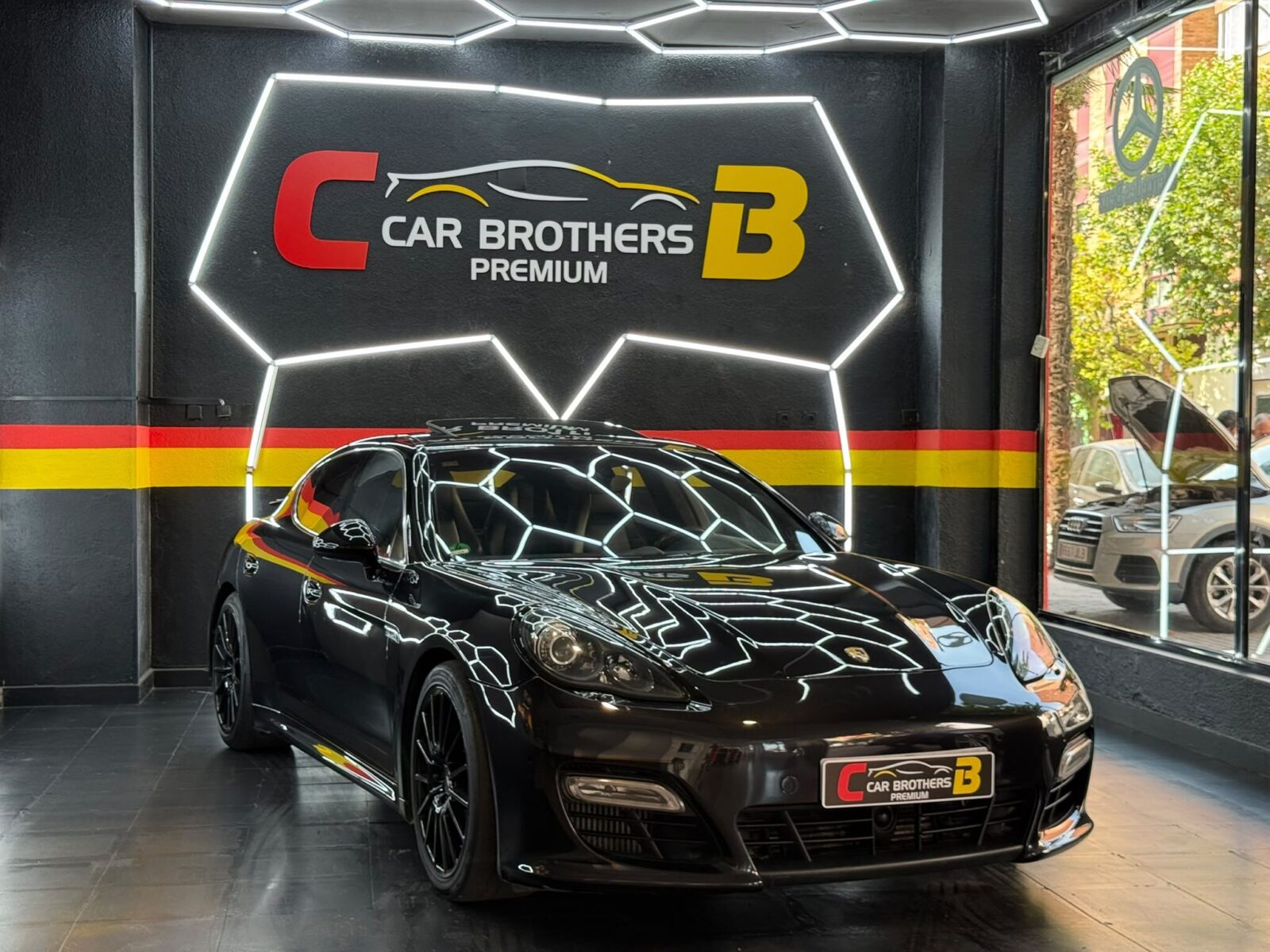 PORSCHE Panamera TURBO S