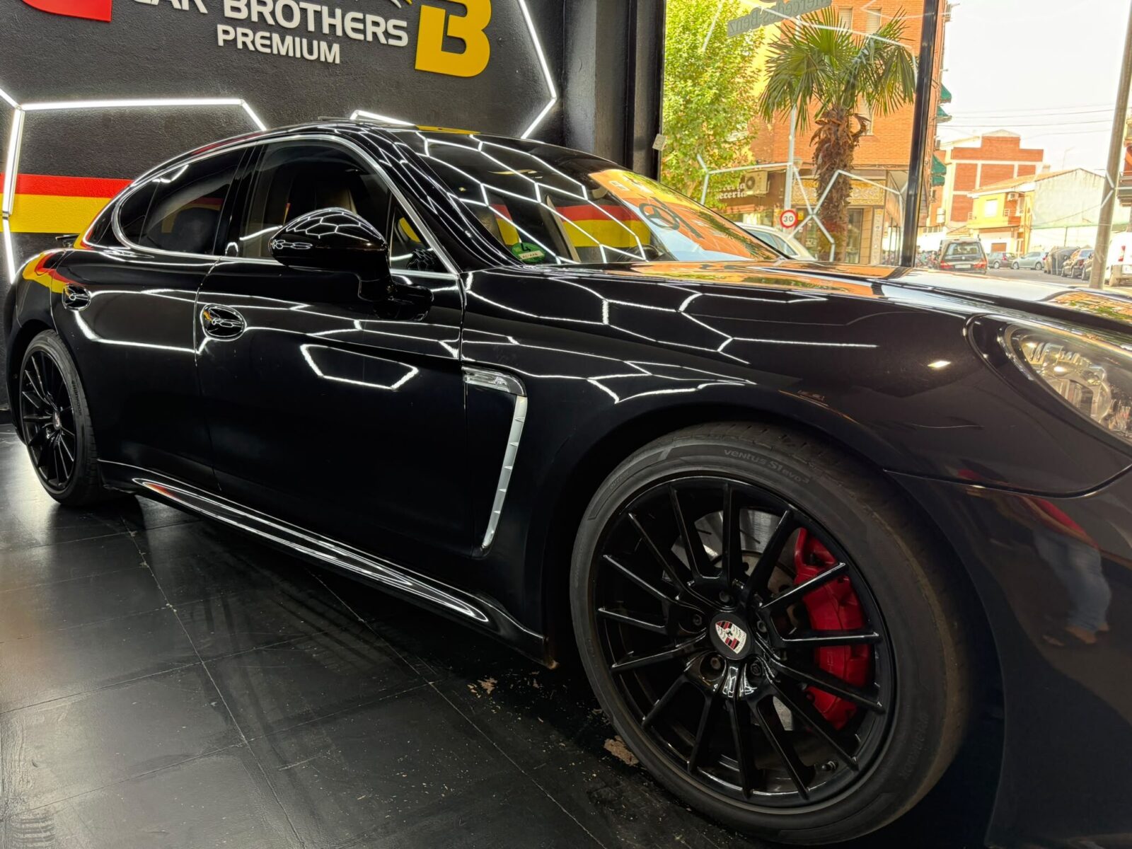 PORSCHE Panamera TURBO S