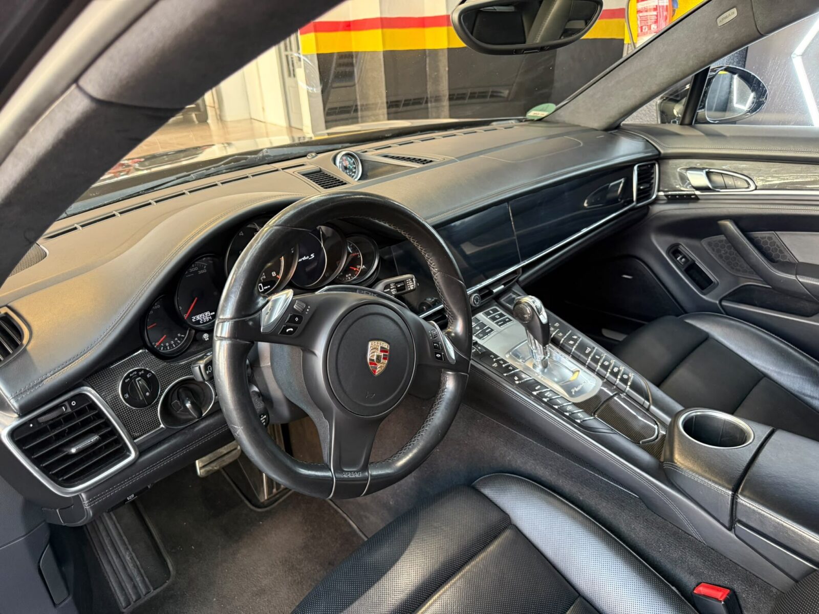 PORSCHE Panamera TURBO S