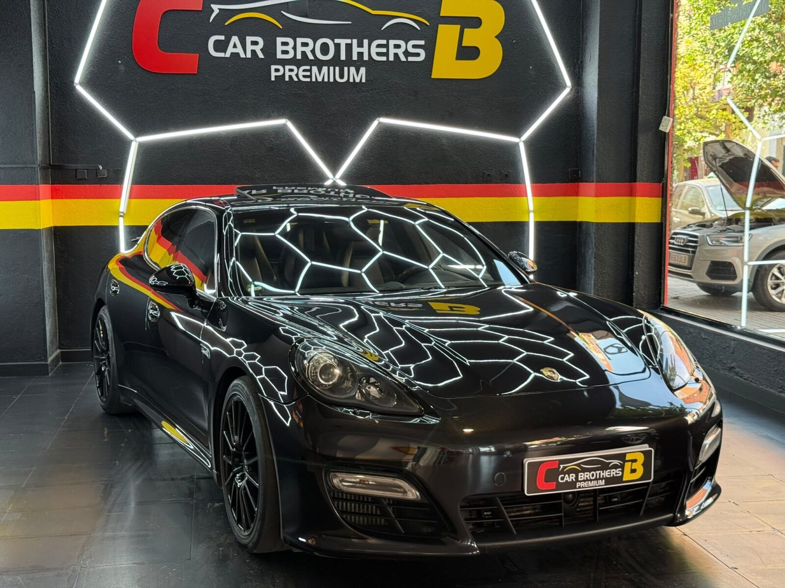 PORSCHE Panamera TURBO S