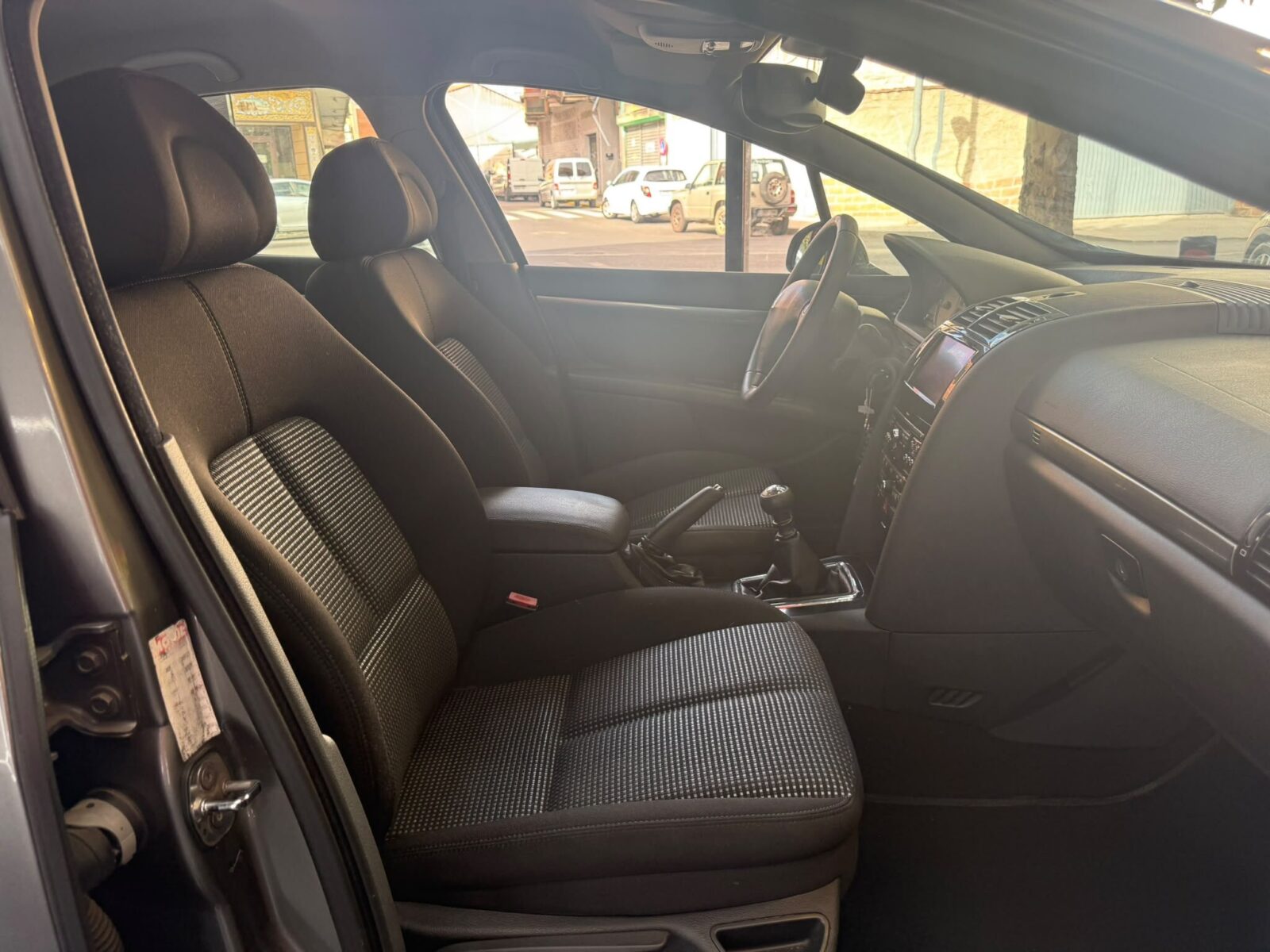 PEUGEOT 407 style