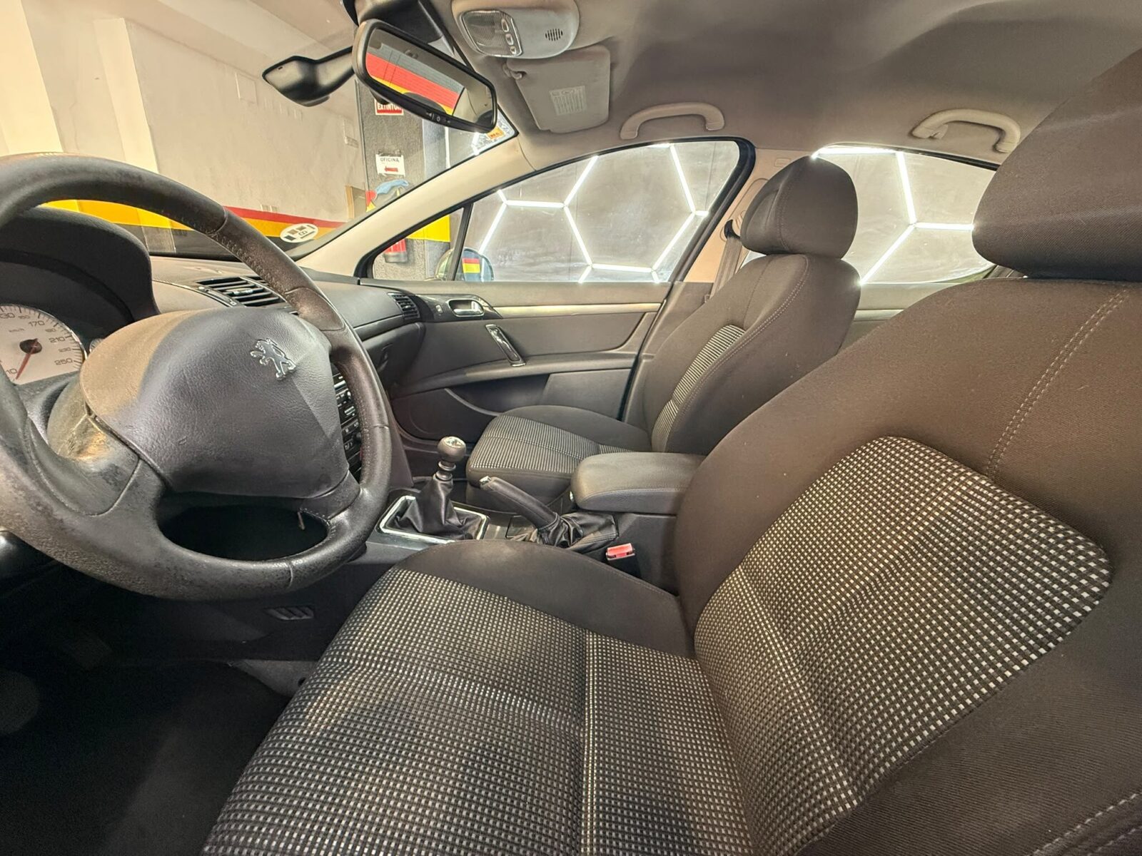 PEUGEOT 407 style