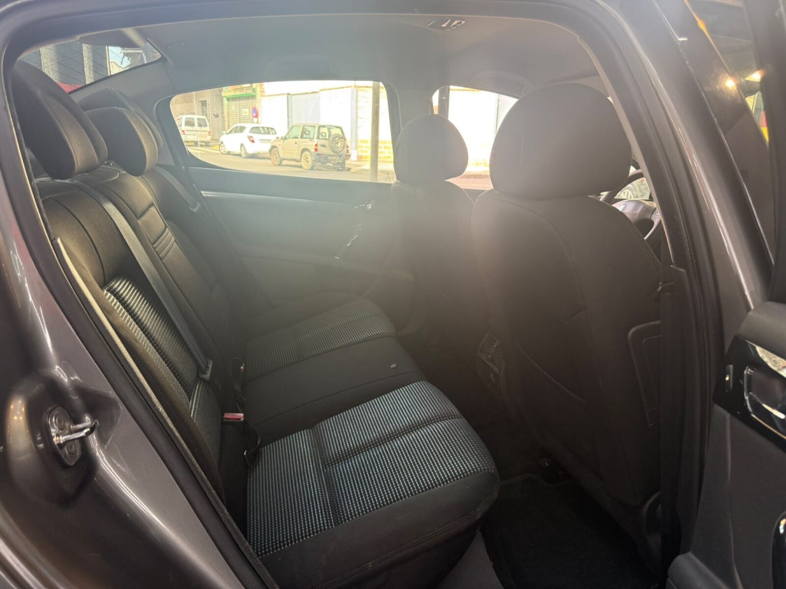 PEUGEOT 407 style