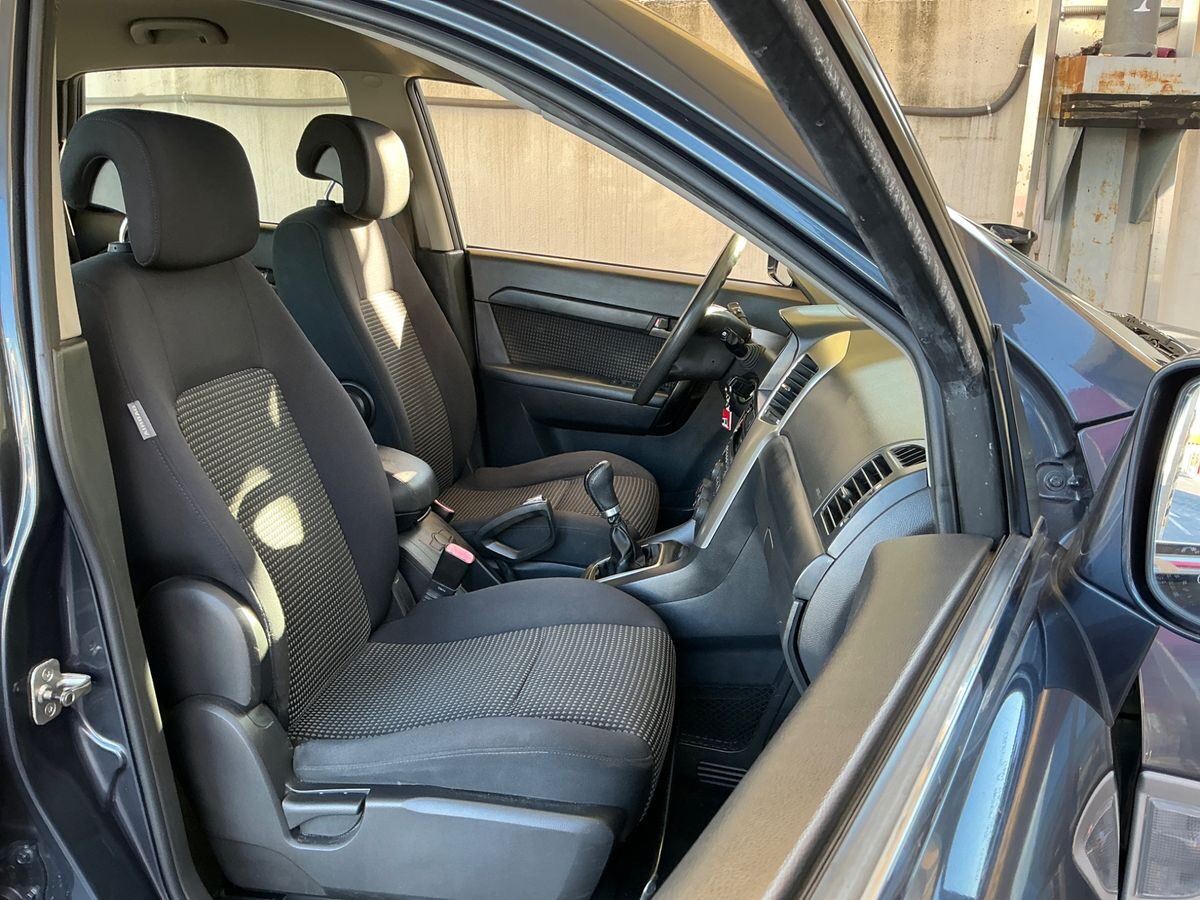 CHEVROLET captiva 2.4i LS 2WD