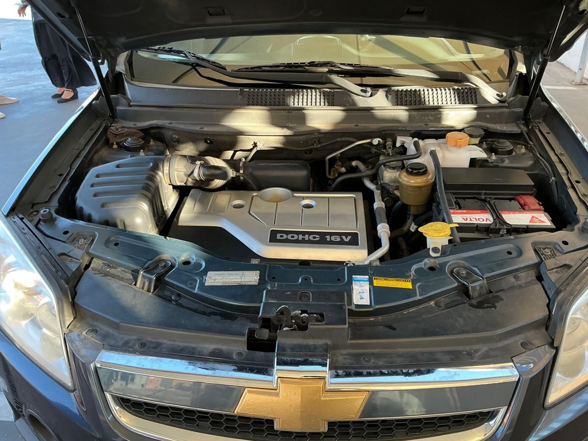 CHEVROLET captiva 2.4i LS 2WD