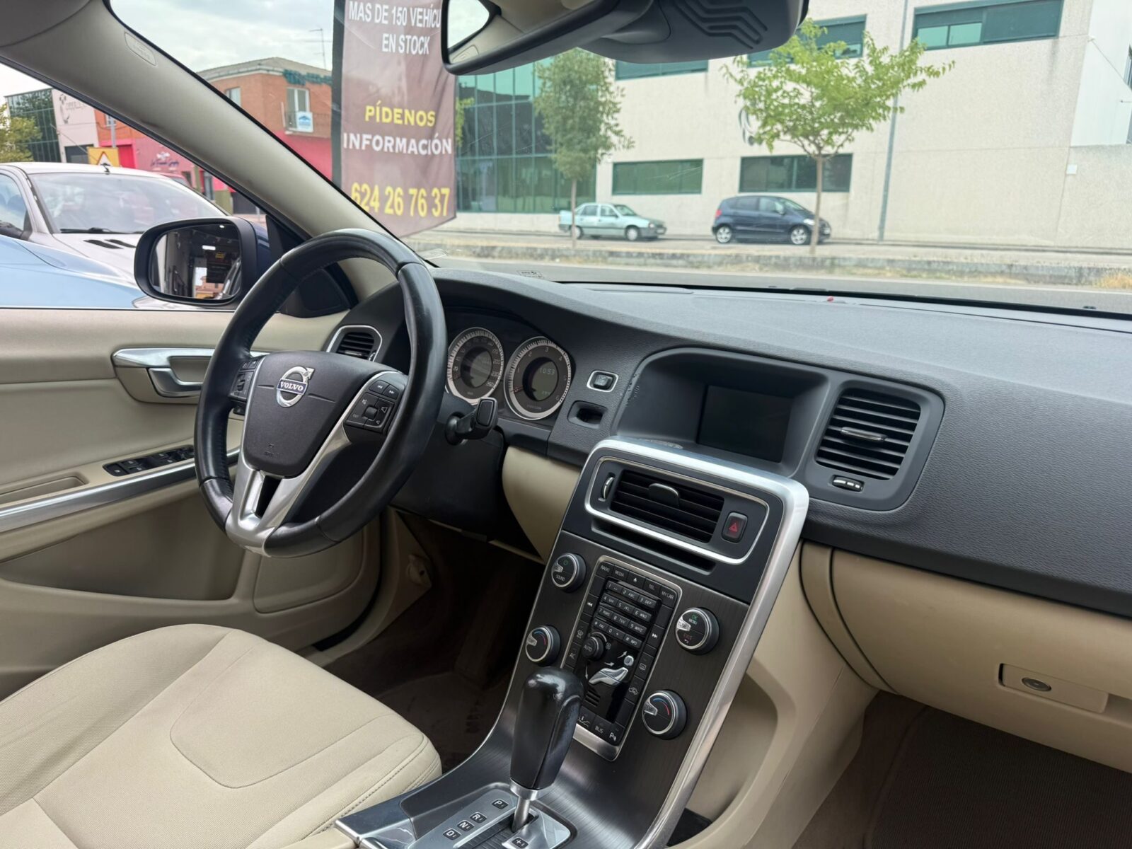 VOLVO S60 MOMENTUM