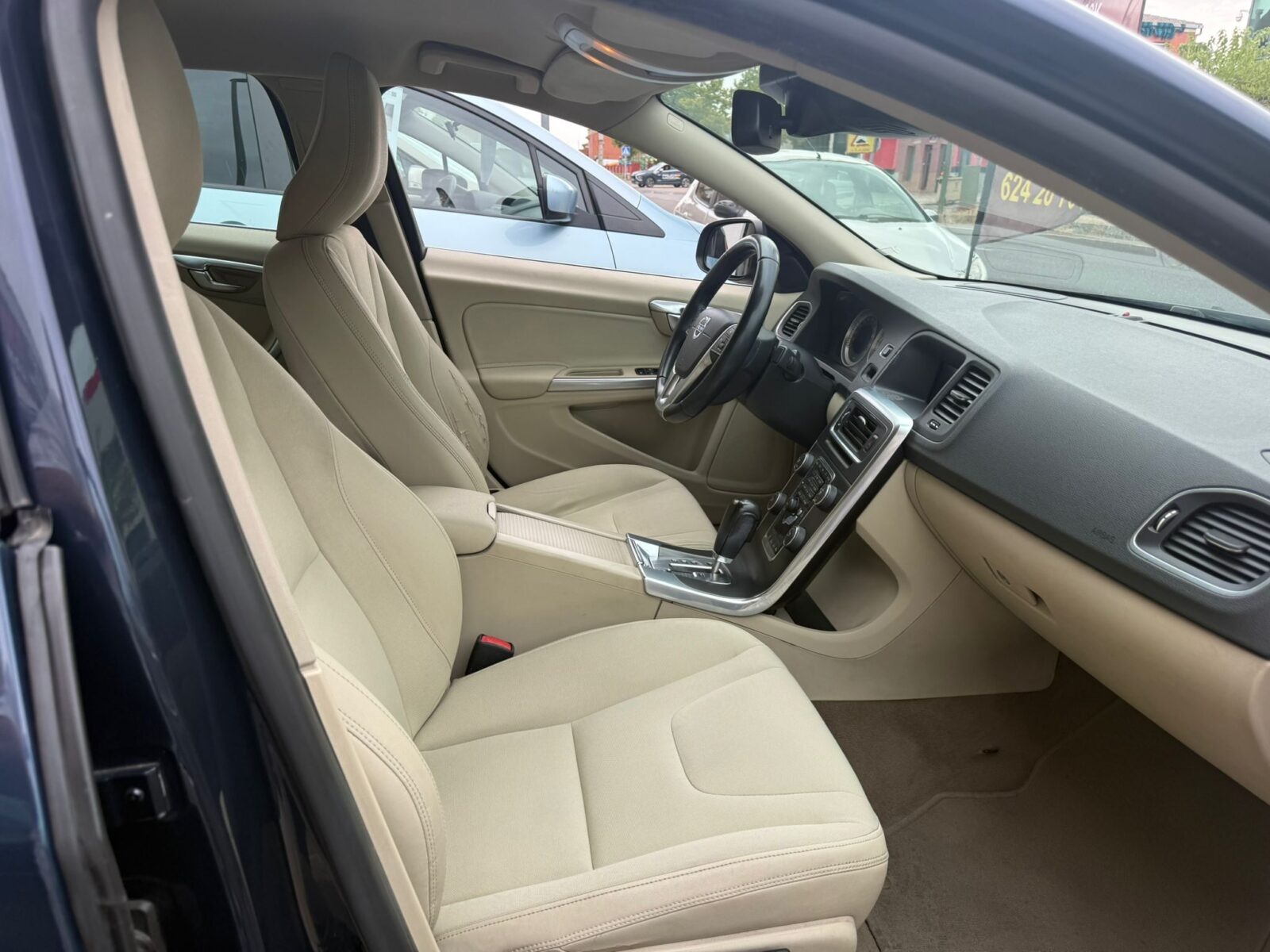 VOLVO S60 MOMENTUM