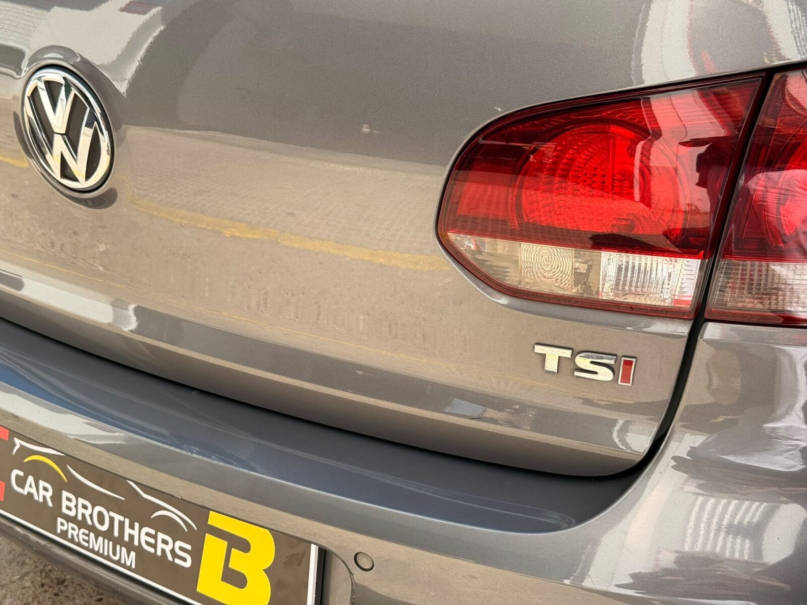 VOLKSWAGEN Golf 1.4 TSI SPORT