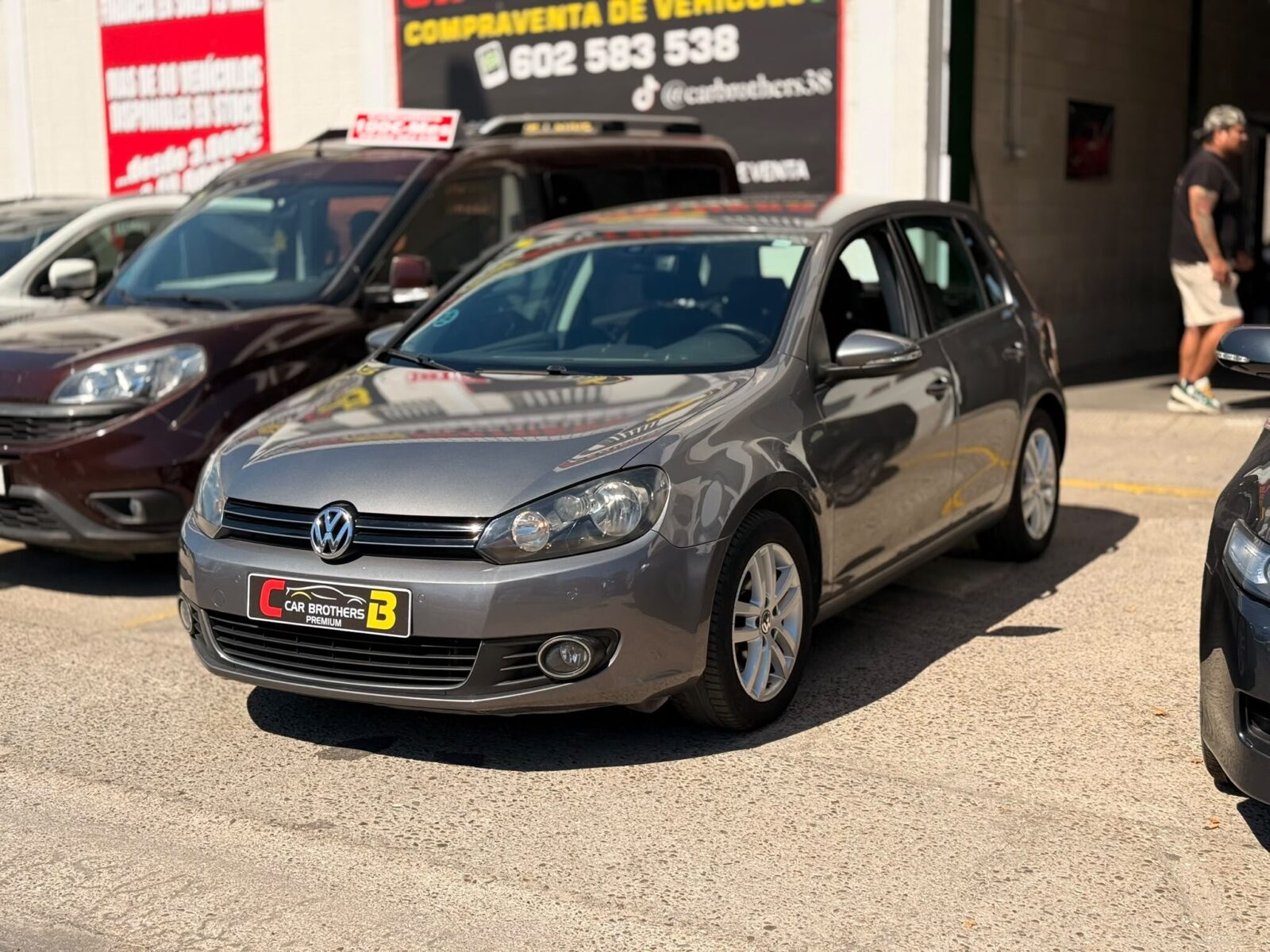 VOLKSWAGEN Golf 1.4 TSI SPORT