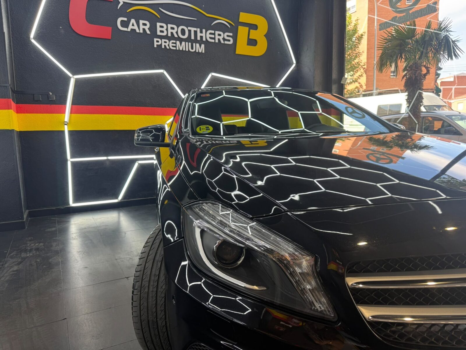 MERCEDES-BENZ A-CLASS AMG LINE