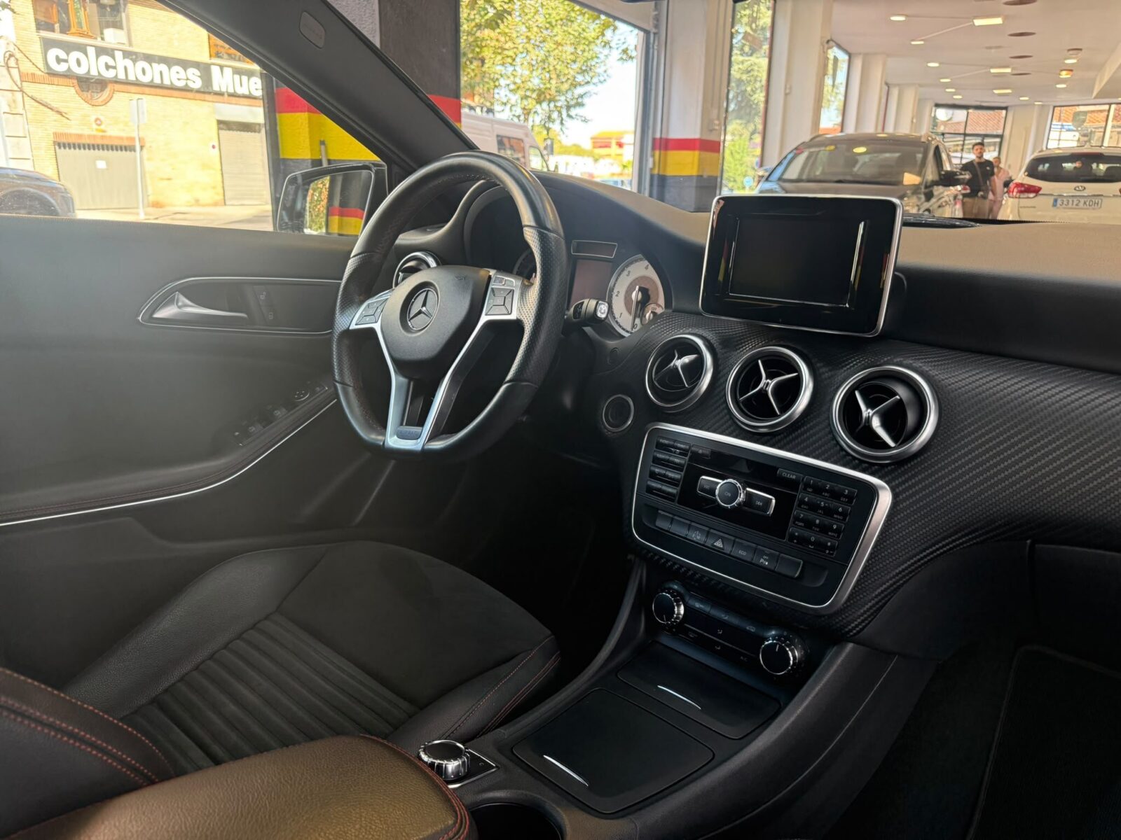 MERCEDES-BENZ A-CLASS AMG LINE