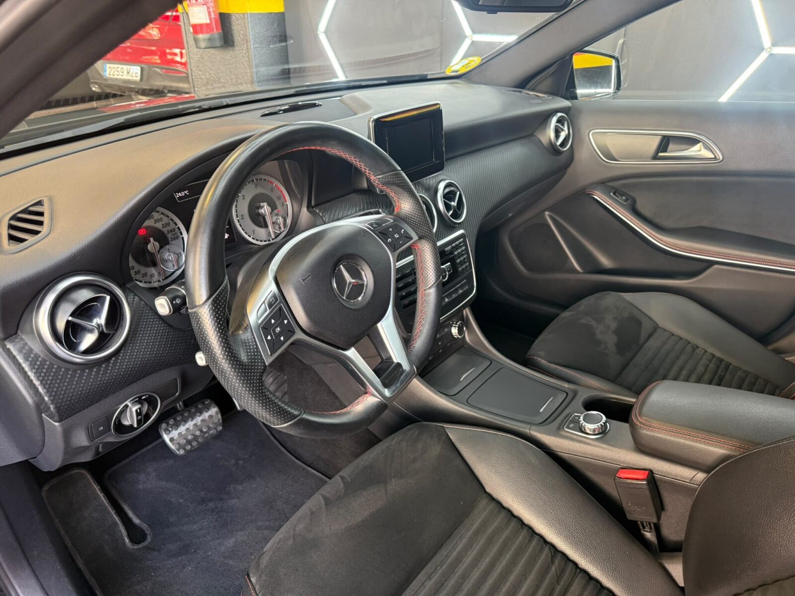MERCEDES-BENZ A-CLASS AMG LINE