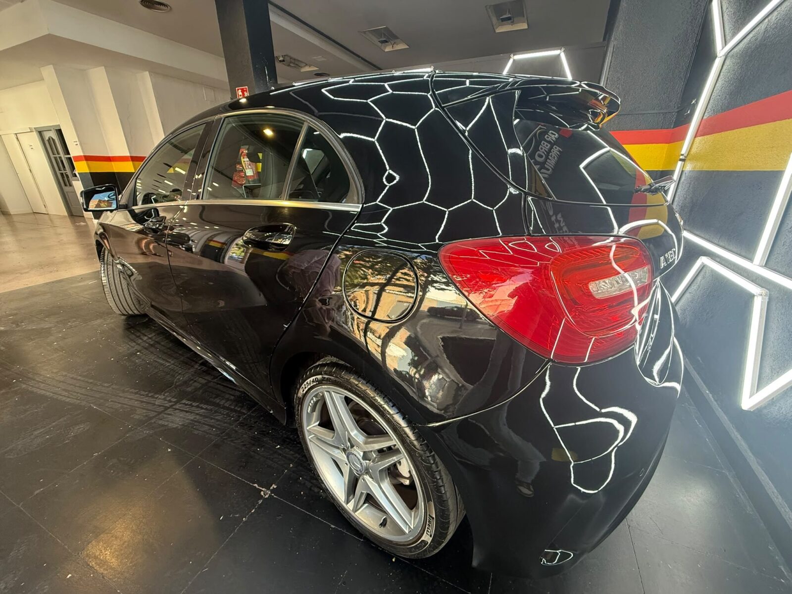 MERCEDES-BENZ A-CLASS AMG LINE