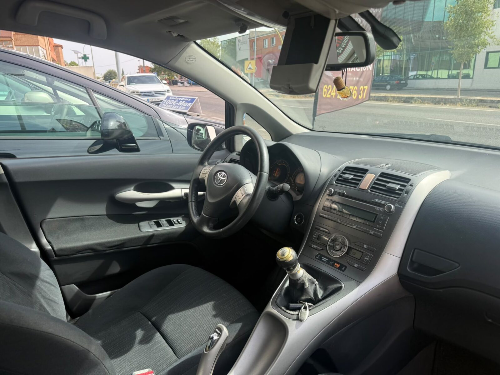 TOYOTA AURIS ACTIVE