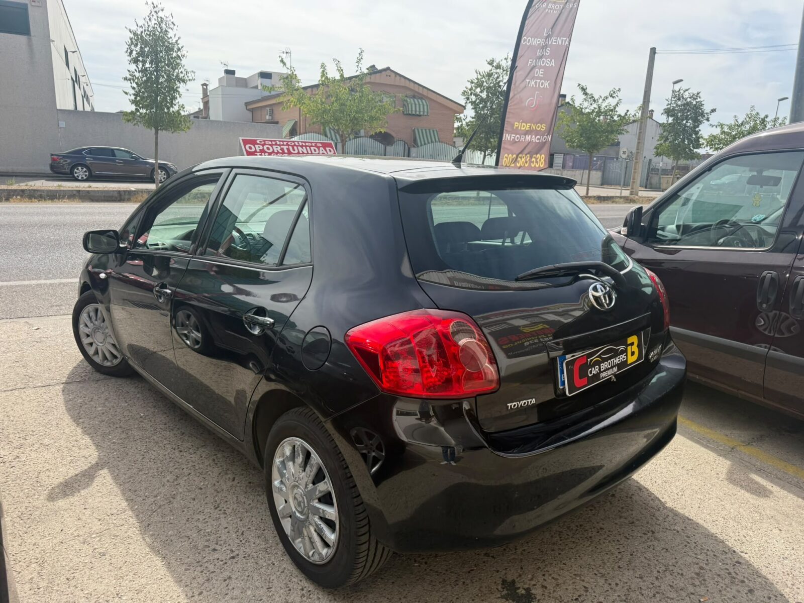TOYOTA AURIS ACTIVE