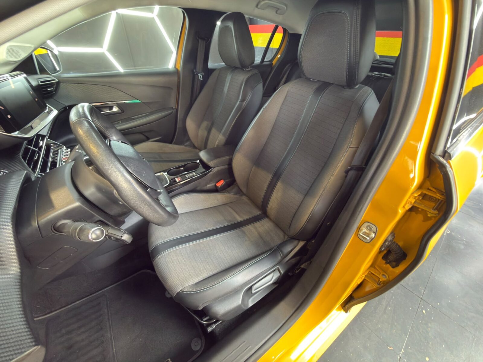 PEUGEOT 208 1.5 Blue-HDi Allure