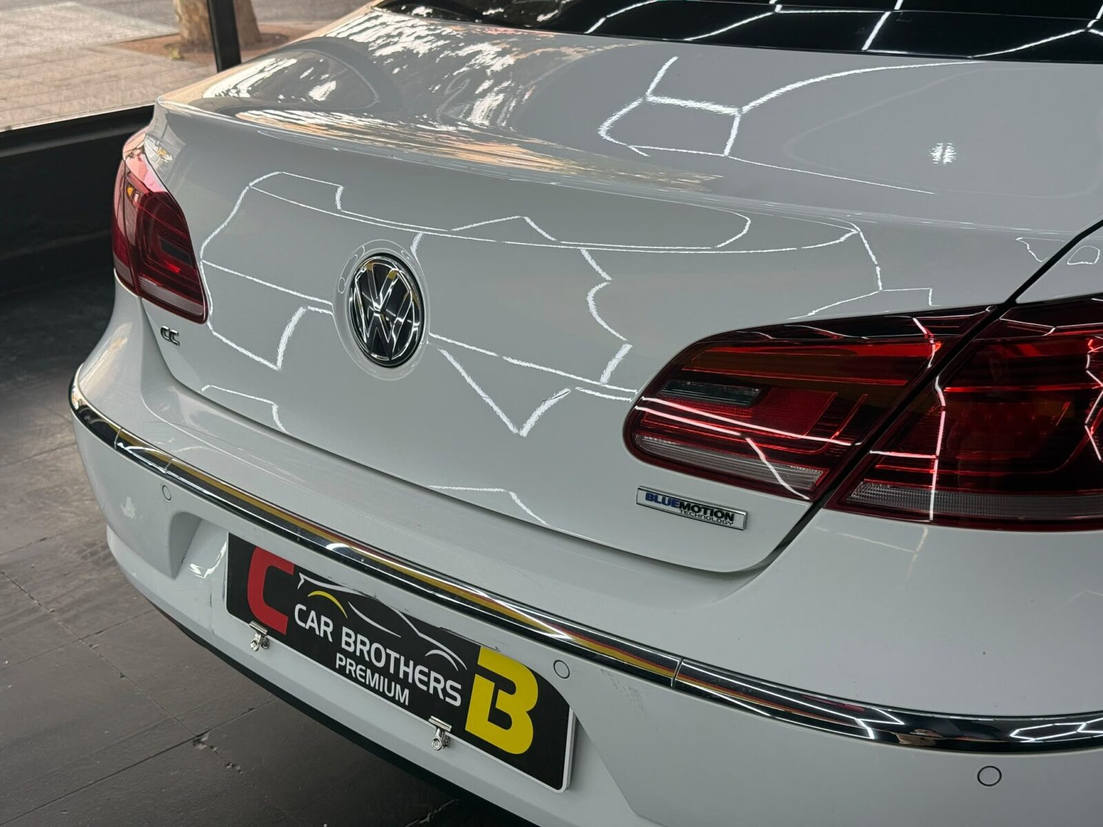VOLKSWAGEN 2.0 TDI Sport BlueMotion Tech