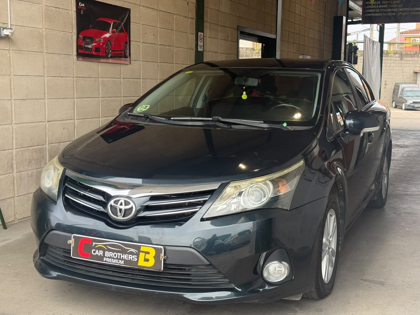 TOYOTA AVENSIS ADVANCE