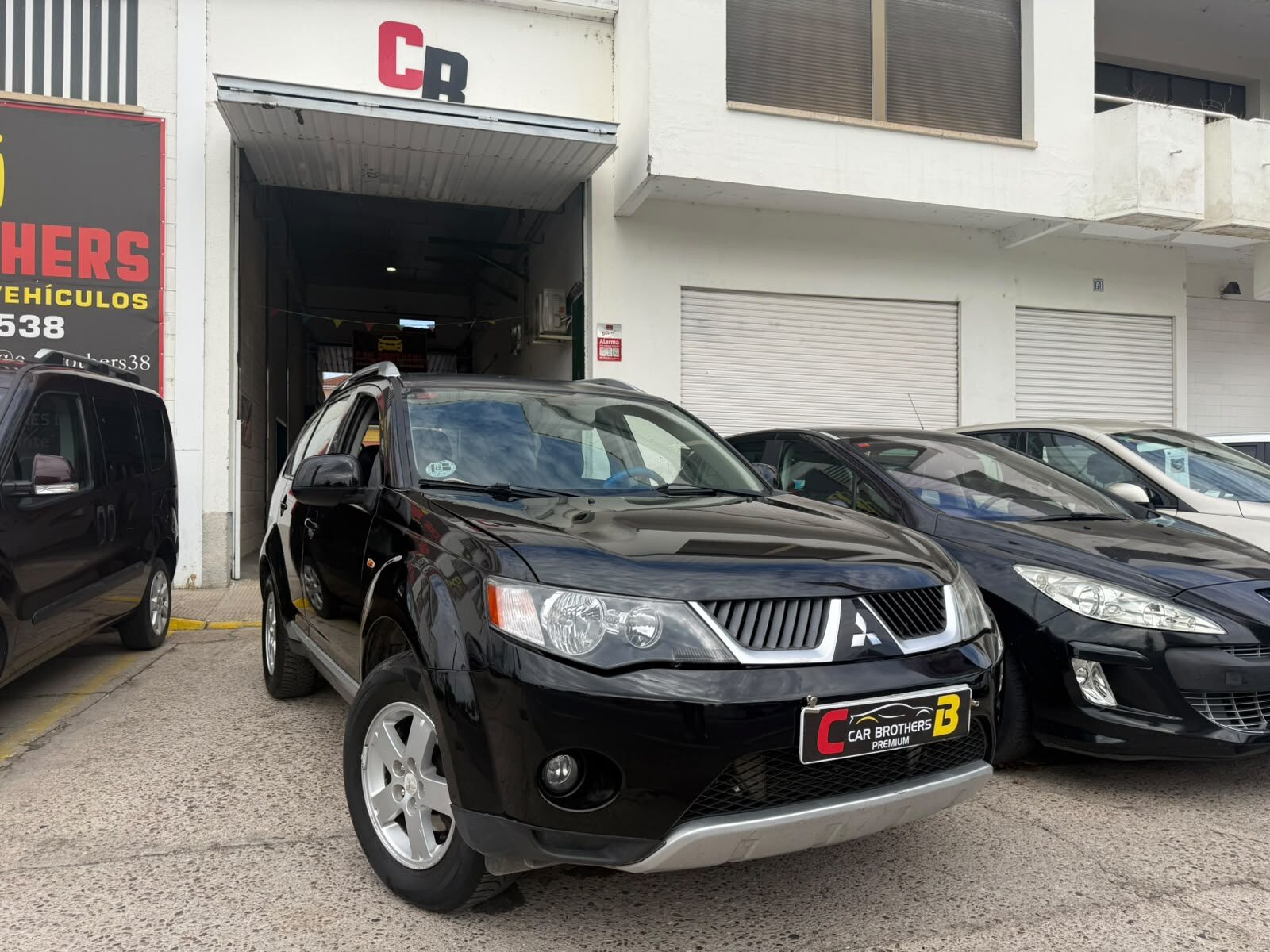 MITSUBISHI outlander INTENSE