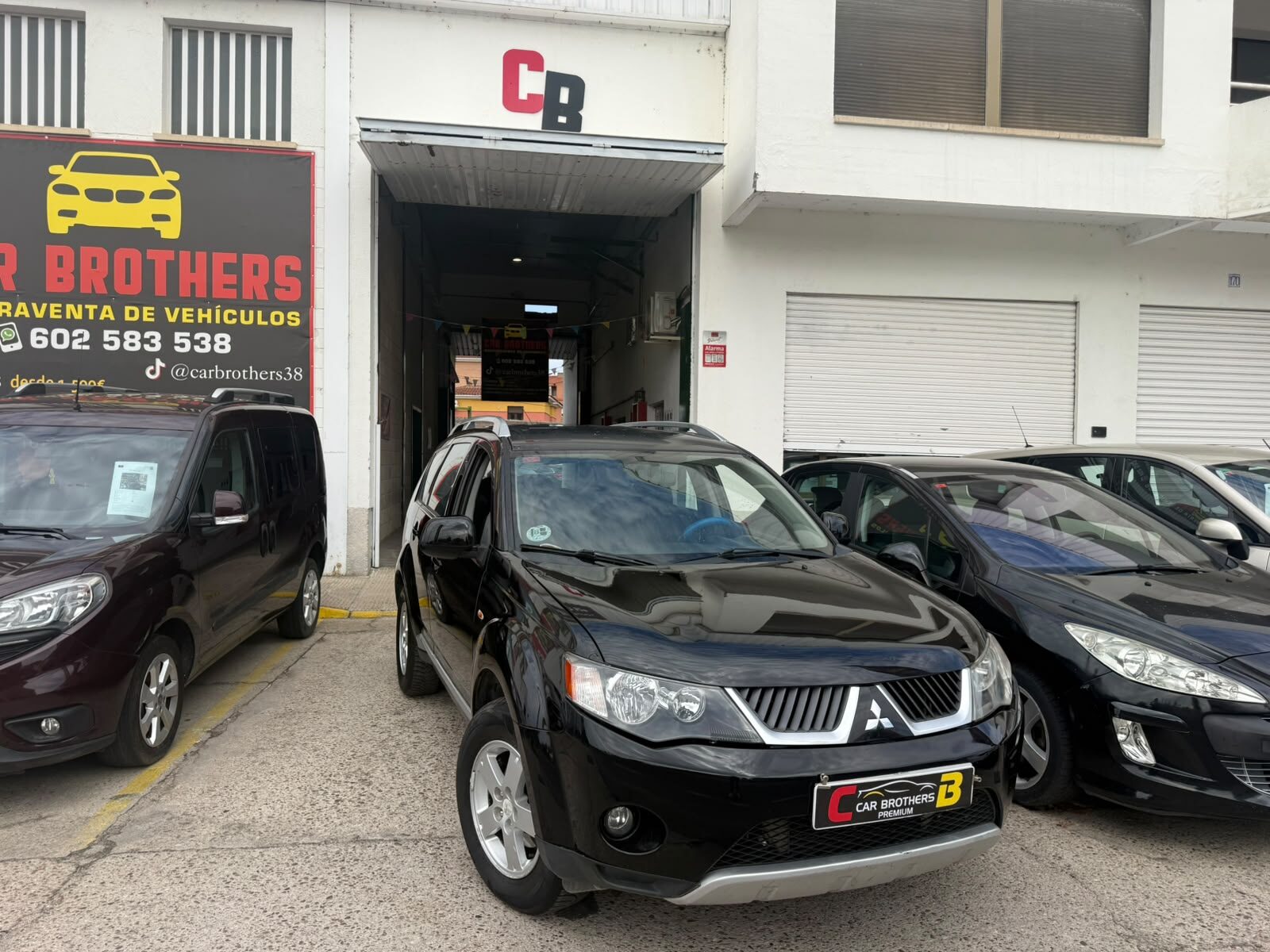 MITSUBISHI outlander INTENSE
