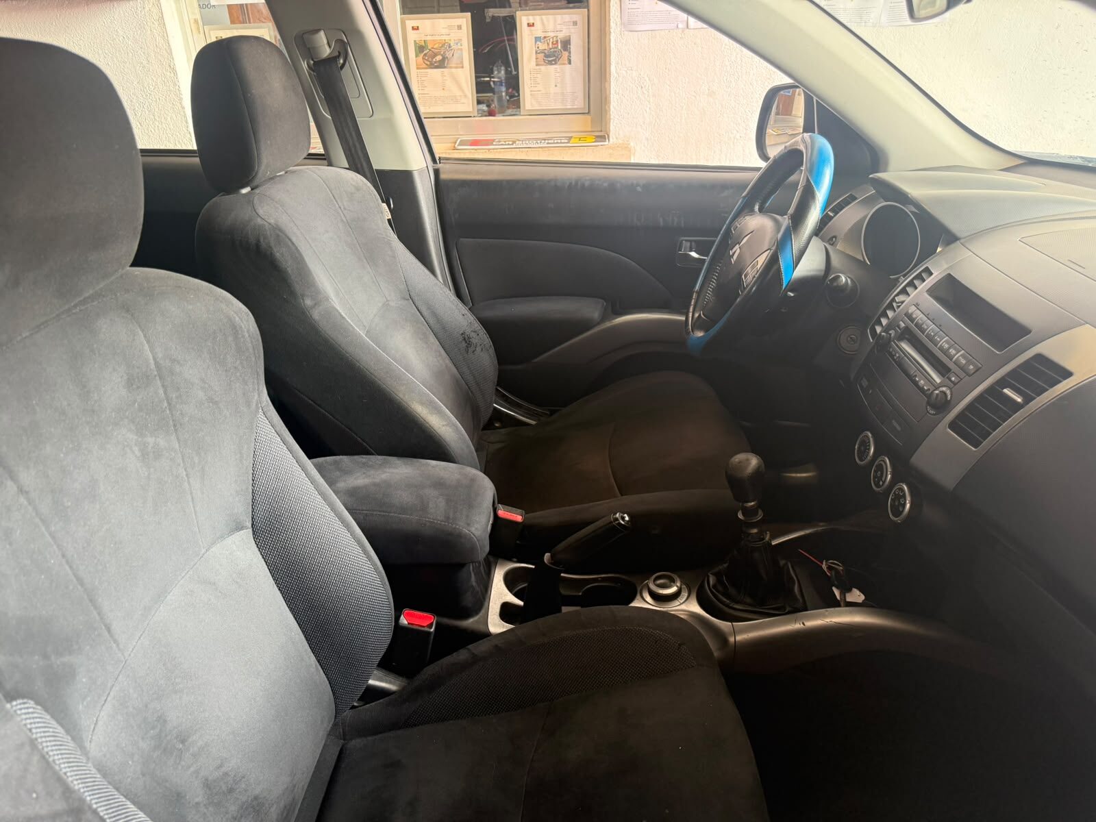 MITSUBISHI outlander INTENSE