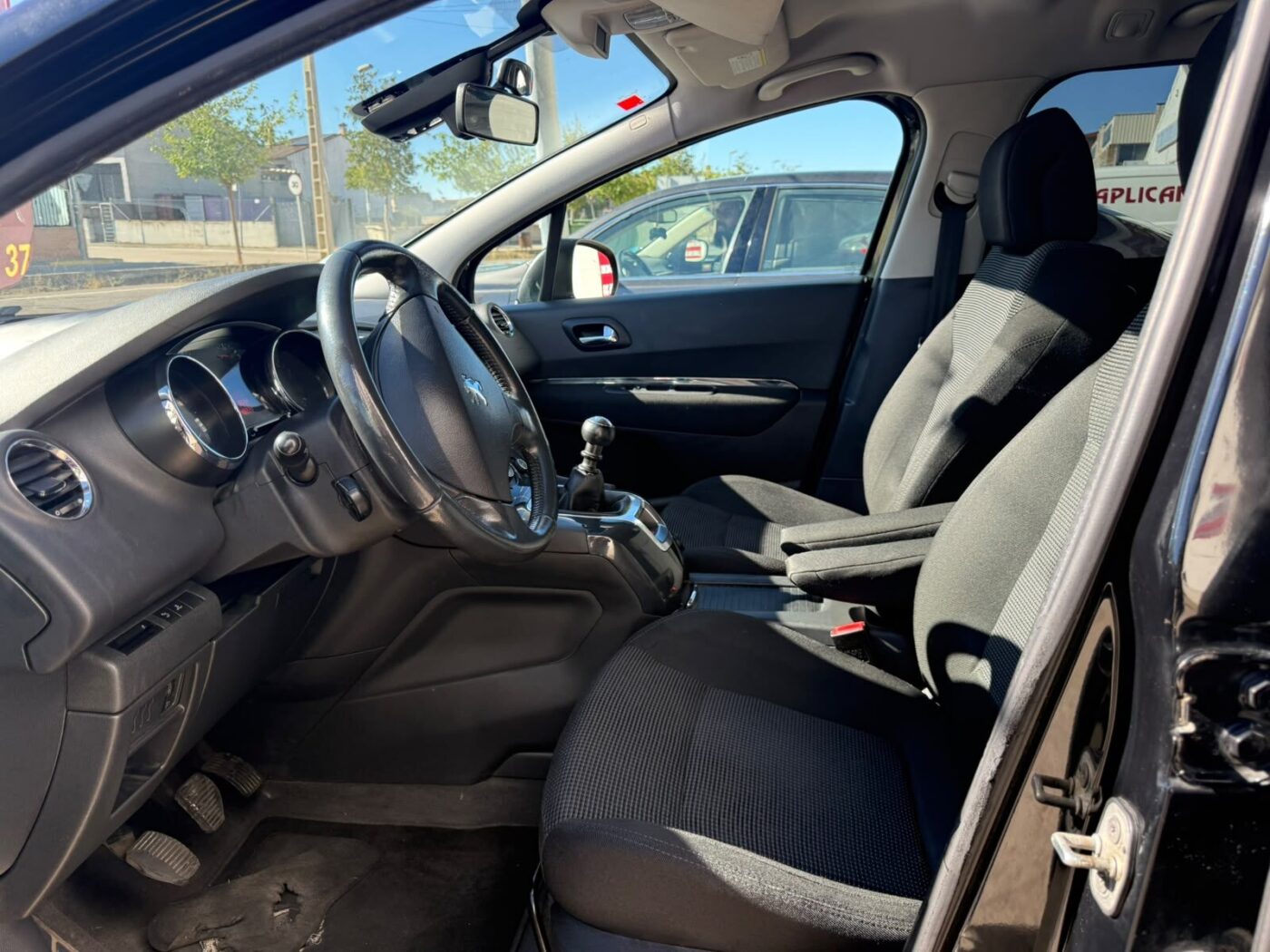 PEUGEOT 5008 premium